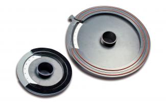 The Run-off Limiters RD 28 (left) and RD 48 (right) have rings that slide against each other and that can be adjusted to a precise pre-defined volume flow rate by means of a scale. Run-off Limiters RD 28 and RD 48